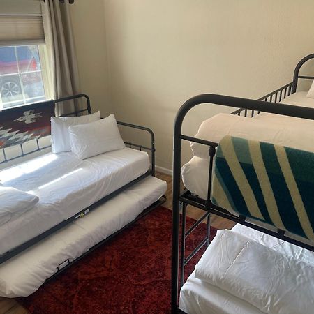 Yosemite Basecamp Hotel Groveland Buitenkant foto