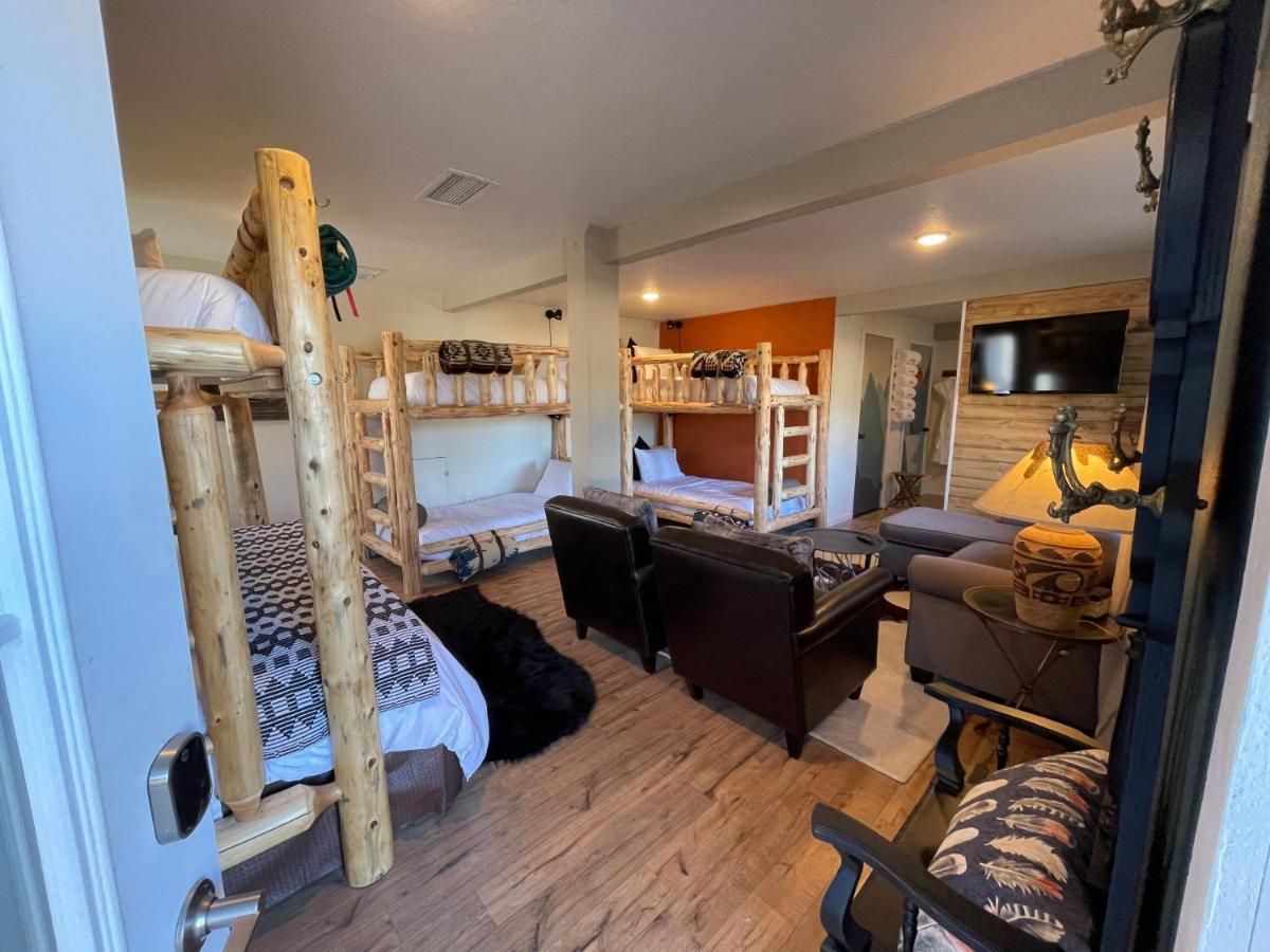 Yosemite Basecamp Hotel Groveland Buitenkant foto