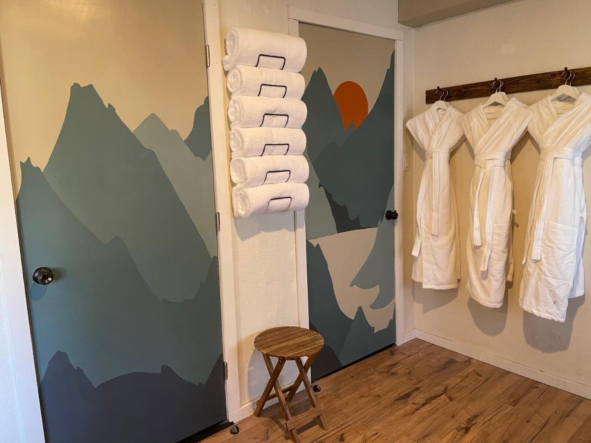 Yosemite Basecamp Hotel Groveland Buitenkant foto